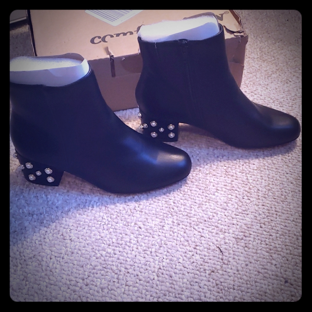Brand New Comfortview Black Booties w/ Pearl Decor